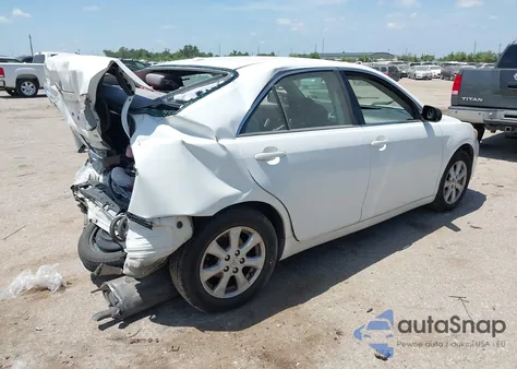 2011 Toyota Camry Le z USA, uszkodzony, nr VIN 4T1BF3EK1BU625923